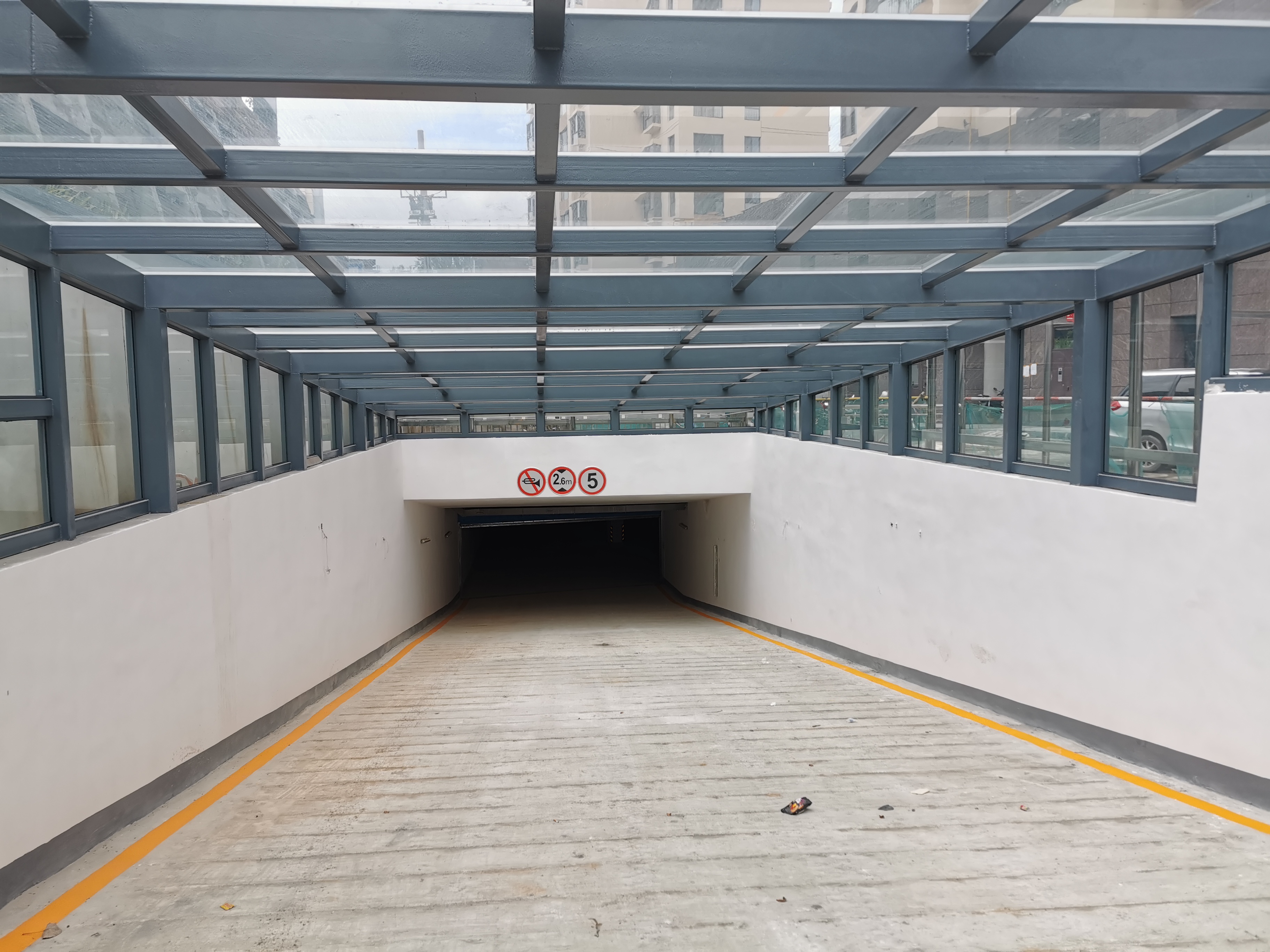 地下车库雨棚